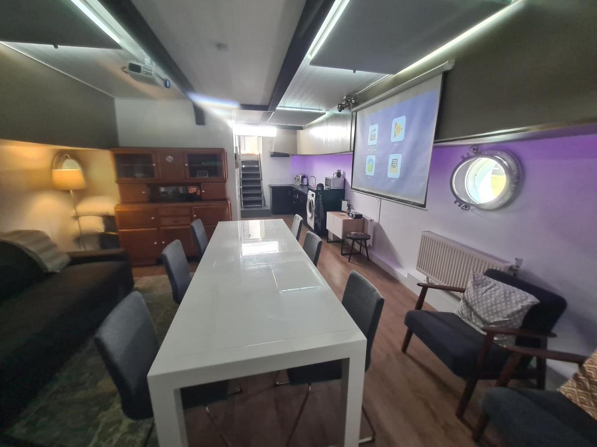 فندق De Coaster & Aquarium Ponton روتردام المظهر الخارجي الصورة